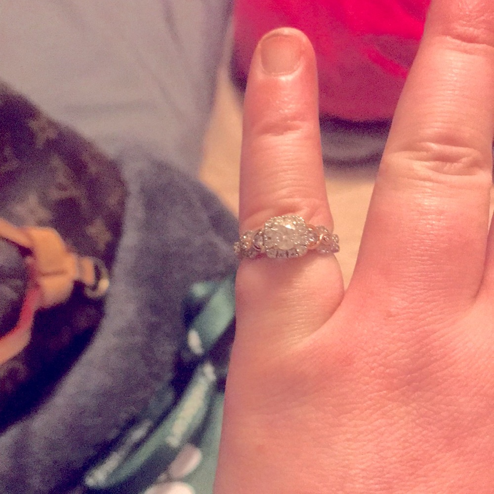 Vera Wang Rose & White Gold Diamond Engagement Ring Size 7 Beautiful & Shiny!